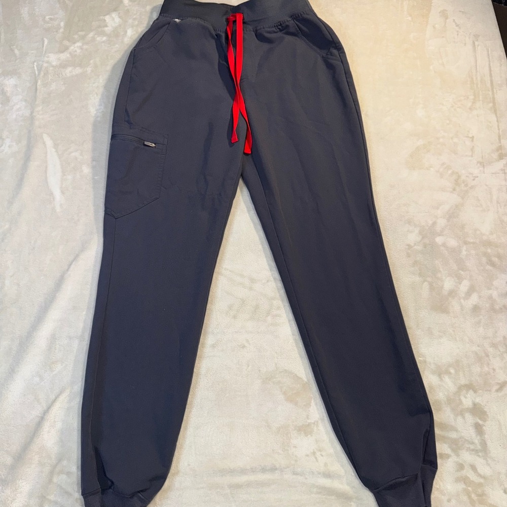 FIGS HW Zamora Jogger Scrub Pants Graphite Gray Red Drawstring Small Tall S/T